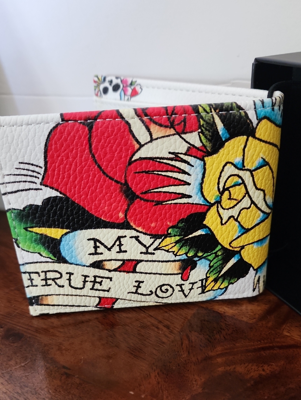 Ed Hardy White Wallet with Multicolor Tattoo Skull and Snake - Picture 7 of 10